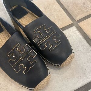 Authentic Tory burch navy loafers